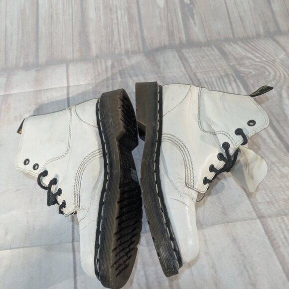 Dr Martens Wome White Leather Lace-Up Casual Block Heel Vintage Combat Boot - Picture 8 of 11